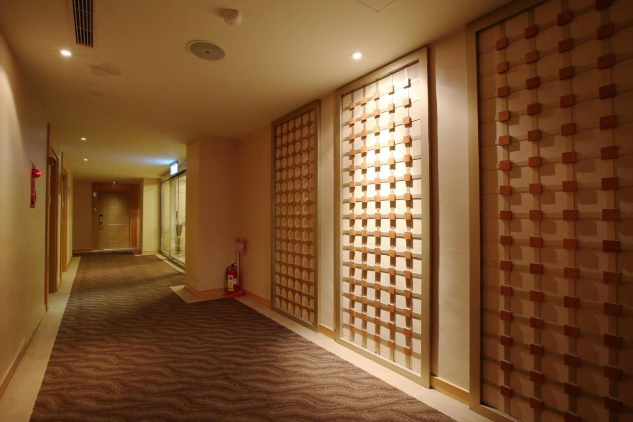 Jin Hua Hotel Lotung Kültér fotó