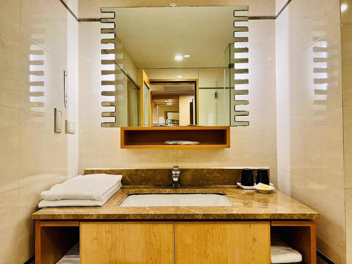 Jin Hua Hotel Lotung Kültér fotó