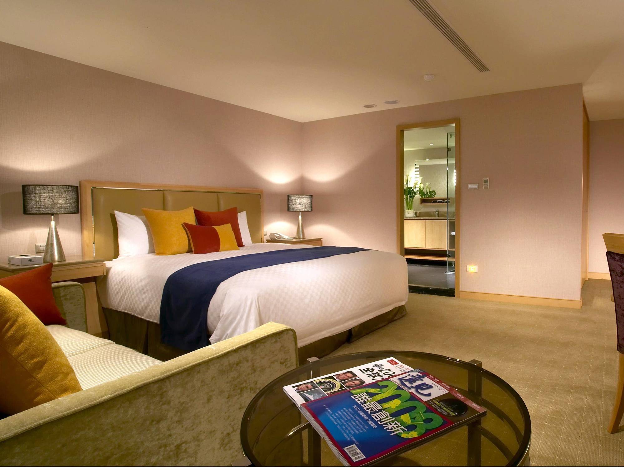 Jin Hua Hotel Lotung Kültér fotó