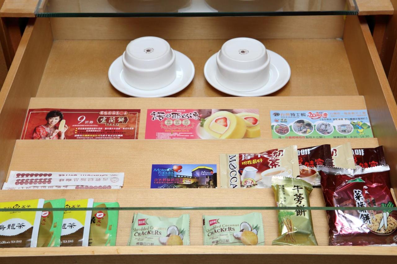 Jin Hua Hotel Lotung Kültér fotó